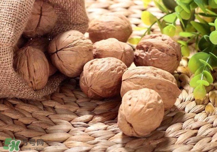 核桃什么時(shí)候吃最好？核桃一次吃多少為宜？