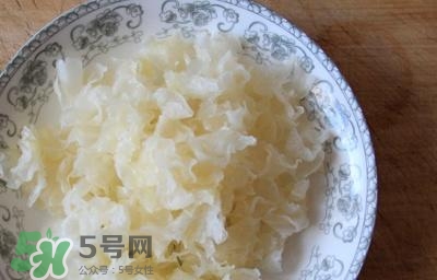 雪蛤能和銀耳一起燉嗎？雪蛤銀耳羹怎么做？