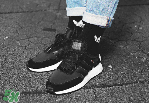 adidas iniki runner boost酷黑配色上腳效果怎么樣？