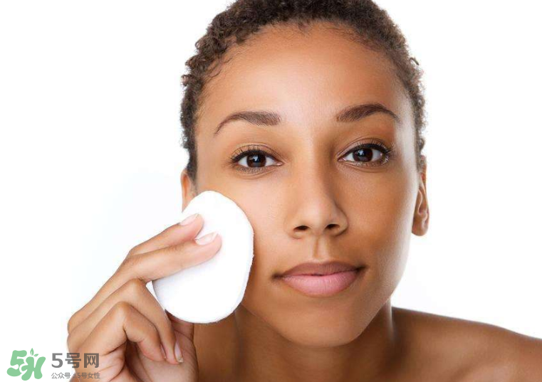 不同膚質(zhì)適合什么樣的卸妝產(chǎn)品？配合按摩會(huì)卸得更干凈嗎?