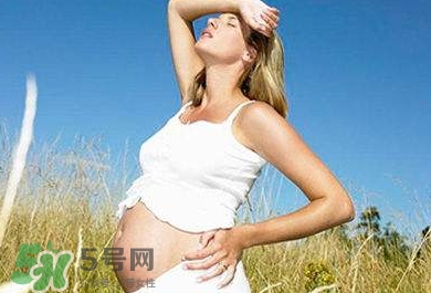 孕婦坐火車需要證明嗎？孕婦坐火車吃什么？