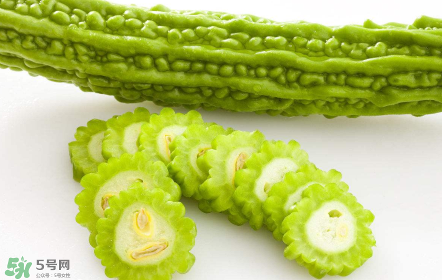 什么泡水喝能清熱降火？清熱降火吃什么？