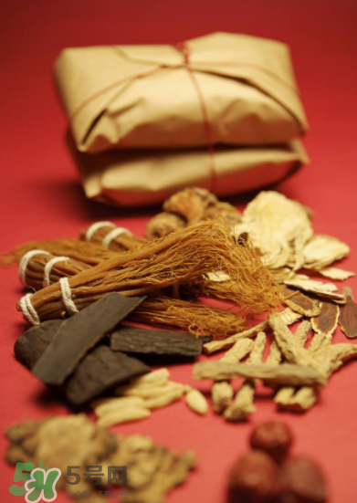 清熱降火的中藥有哪些？清熱降火的中藥大全