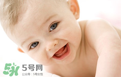 寶寶打嗝的原因  寶寶通常為什么打嗝？