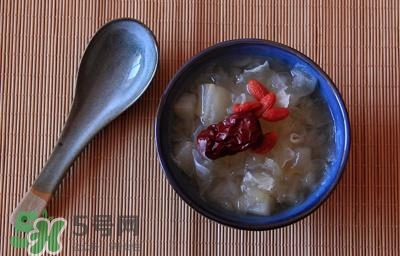 雪蛤能和銀耳一起燉嗎？雪蛤銀耳羹怎么做？