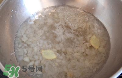 雪蛤能和銀耳一起燉嗎？雪蛤銀耳羹怎么做？