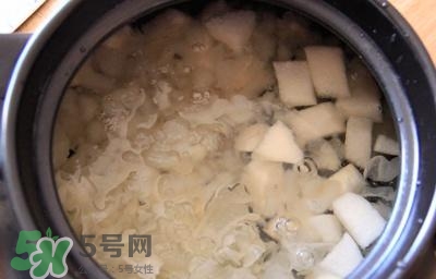 雪蛤能和銀耳一起燉嗎？雪蛤銀耳羹怎么做？