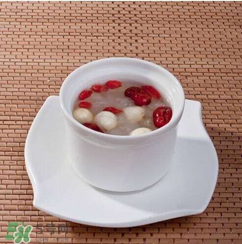 坐月子能吃雪蛤嗎？產(chǎn)婦吃雪蛤有什么好處？