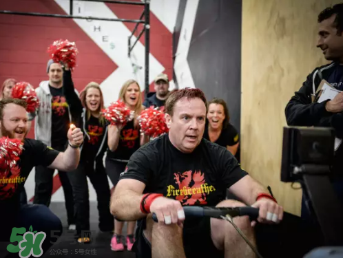 劃船機(jī)是練腹肌的嗎？劃船機(jī)的鍛煉方法