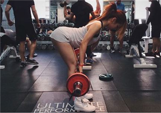 杠鈴劃船練哪里？杠鈴劃船重量怎么選？