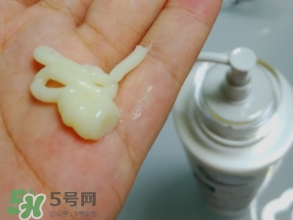 護(hù)發(fā)素能軟化頭發(fā)嗎？護(hù)發(fā)素能讓頭發(fā)變軟嗎？