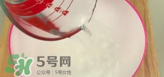 護發(fā)素能當柔順劑嗎？護發(fā)素當柔順劑好不好