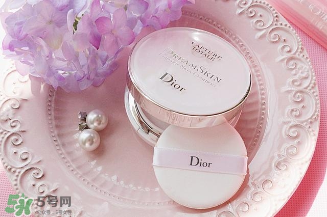 粉底液和氣墊哪個(gè)好用 粉底液和氣墊的區(qū)別 粉底液和氣墊哪個(gè)好用 粉底液和氣墊的區(qū)別