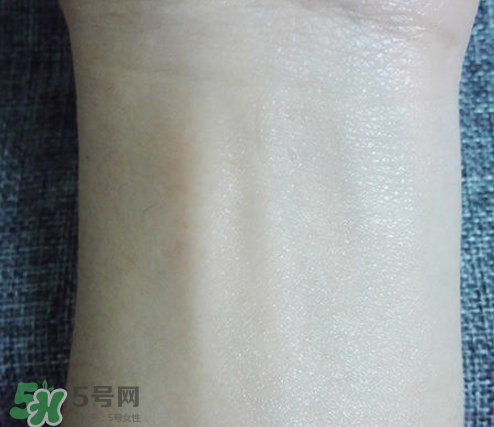 自然堂雪域乳液適合什么年紀的人使用