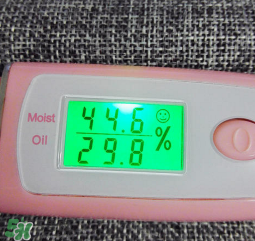 自然堂雪域乳液適合什么年紀的人使用