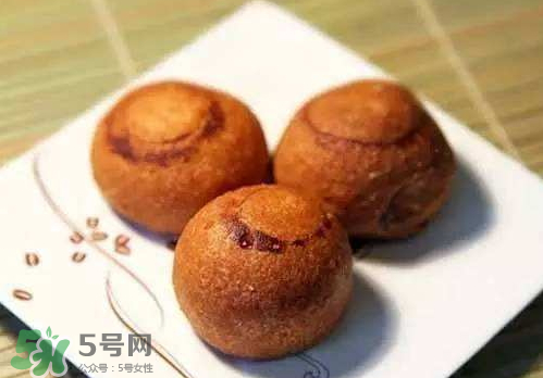 自來紅月餅好吃嗎 自來紅和自來白的區(qū)別 自來紅月餅好吃嗎 自來紅和自來白的區(qū)別