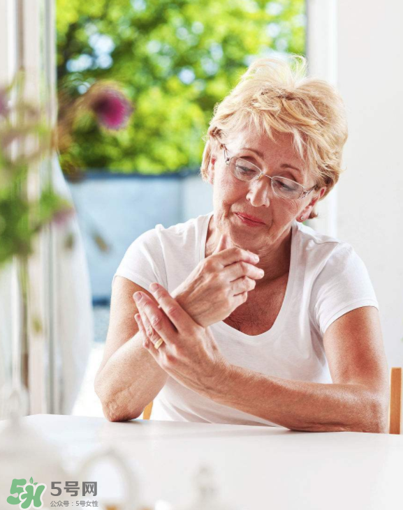 風(fēng)濕要怎么調(diào)理？風(fēng)濕要吃什么食物調(diào)養(yǎng)？