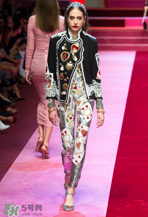 dolce gabbana2018春夏系列服裝怎么樣_好看嗎？