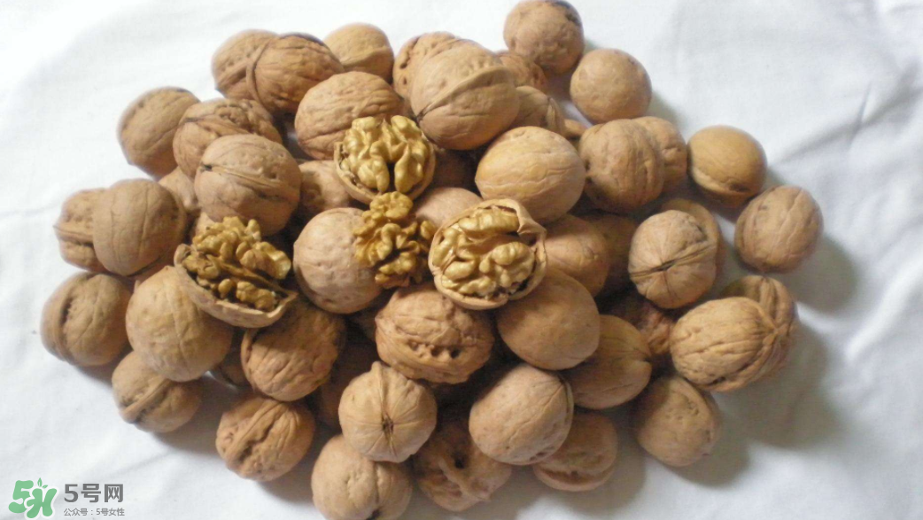 核桃酒是什么？核桃酒的功效是什么？