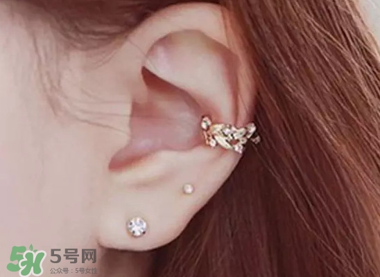 新打耳洞出血怎么處理？新打耳洞有血腫怎么辦