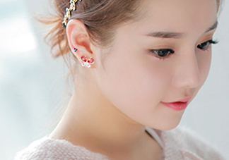 新打耳洞戴什么材質的耳釘好？打耳洞用什么消毒最好