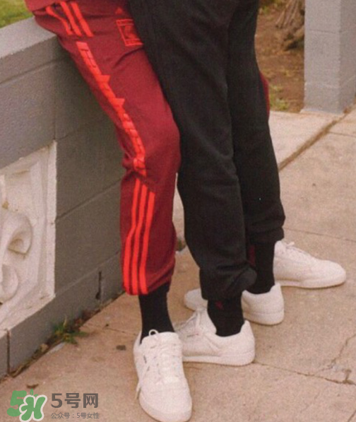 yeezy calabasas運(yùn)動(dòng)褲在哪買？yeezy calabasas褲子發(fā)售時(shí)間