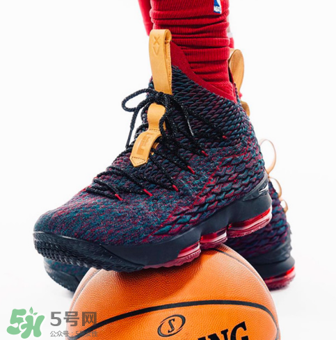nike lebron 15 cavs實(shí)物什么樣？