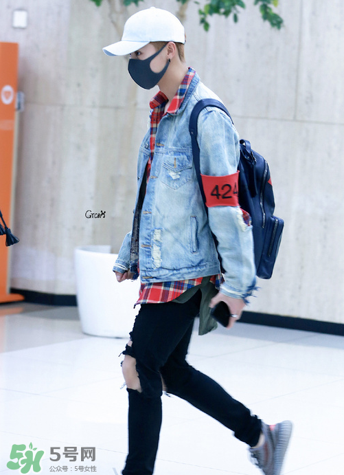 424的袖標(biāo)怎么固定？424袖標(biāo)能拆嗎？