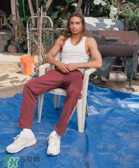 stussy與new balance聯(lián)名990v4什么時候發(fā)售_多少錢？