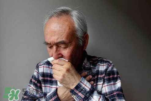 咳嗽不能吃什么東西？咳嗽應(yīng)該補(bǔ)充什么營(yíng)養(yǎng)素？