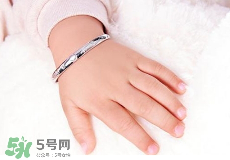 中秋節(jié)送什么禮給親戚？中秋節(jié)除了送月餅還能送什么？