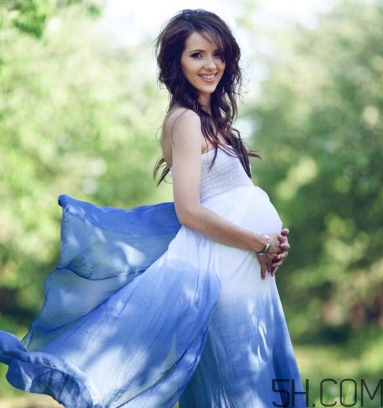 羊水過少能順產嗎？羊水過少的原因 