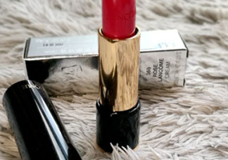 蘭蔻菁純唇膏小紅色是什么顏色？蘭蔻小紅色好看嗎