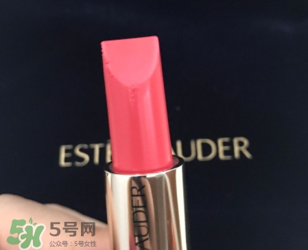 雅詩蘭黛戀愛唇膏220心動色試色 雅詩蘭黛戀愛唇膏220心動色試色