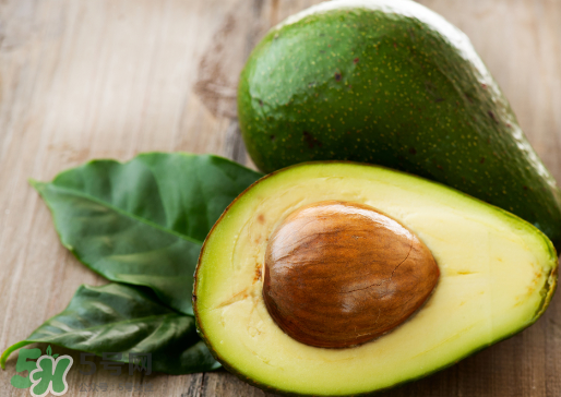 牛油果為什么苦?帶有黑線的牛油果怎么吃最好？