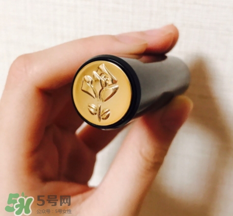 蘭蔻菁純唇膏小紅色是什么顏色？蘭蔻小紅色好看嗎