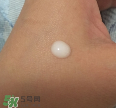 olay小臉精華怎么用？olay玉蘭油臻粹小臉精華使用心得