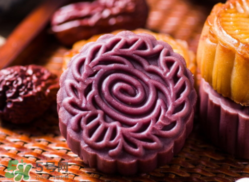 中秋節(jié)送月餅送幾盒？ 中秋送月餅一般送幾盒？