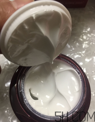 韓束水光素顏霜怎么樣？韓束素顏霜好用嗎？