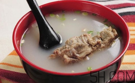 牛骨頭湯補(bǔ)什么？牛骨頭湯不能和什么一起吃