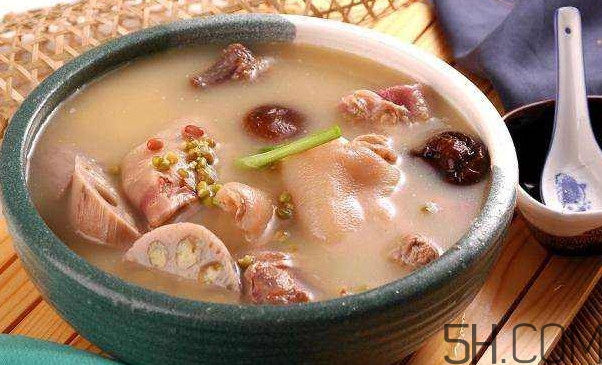 前豬腳好還是后豬腳好？豬腳和什么一起煲湯好