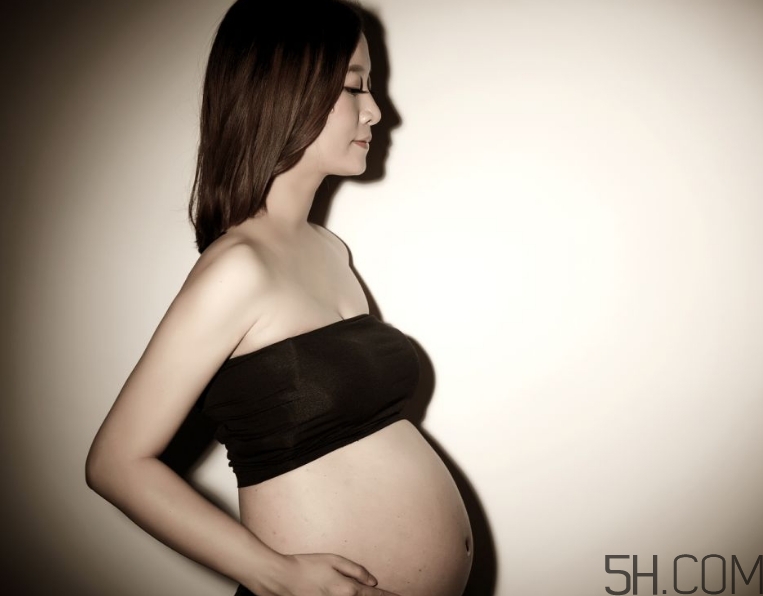 羊水指數(shù)正常范圍是多少？羊水過(guò)少的診斷標(biāo)準(zhǔn) 