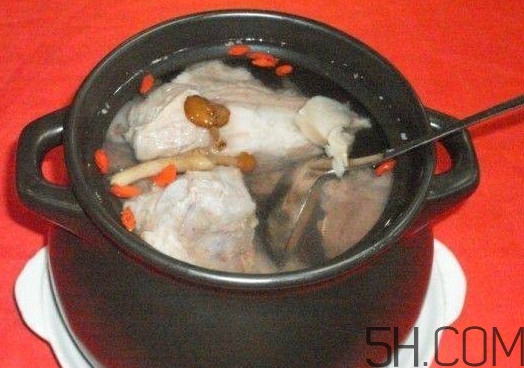 牛骨頭湯是補(bǔ)鈣的嗎？什么人不宜喝牛骨湯