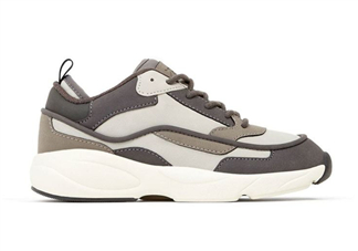 zara簡版巴黎世家triple s運動鞋多少錢？