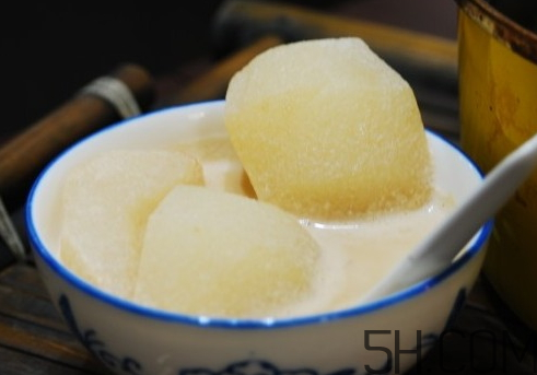 雪梨能和牛奶一起吃嗎？雪梨可以和牛奶榨汁嗎？