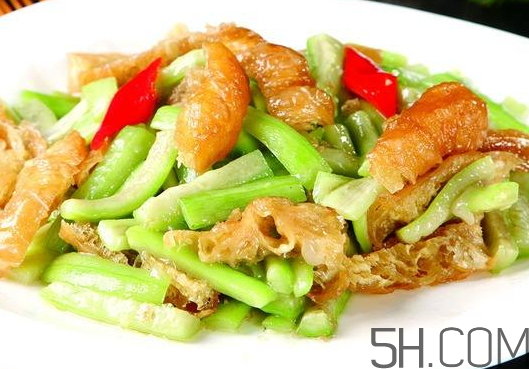 油條和什么炒好吃？油條可以炒什么菜？