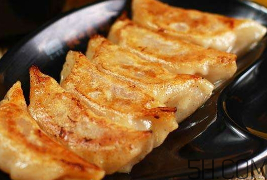 煎餃怎么做不粘鍋？煎餃粘鍋怎么辦？