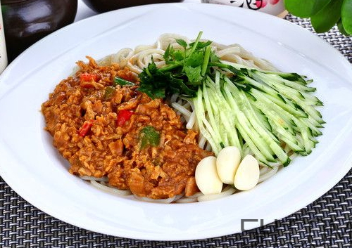 炸醬面可以用豆瓣醬嗎？炸醬面可以用黃豆醬嗎？