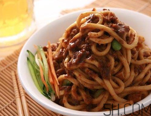 炸醬面可以用掛面嗎？炸醬面用什么面條？