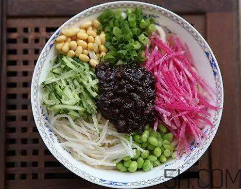 炸醬面可以用掛面嗎？炸醬面用什么面條？